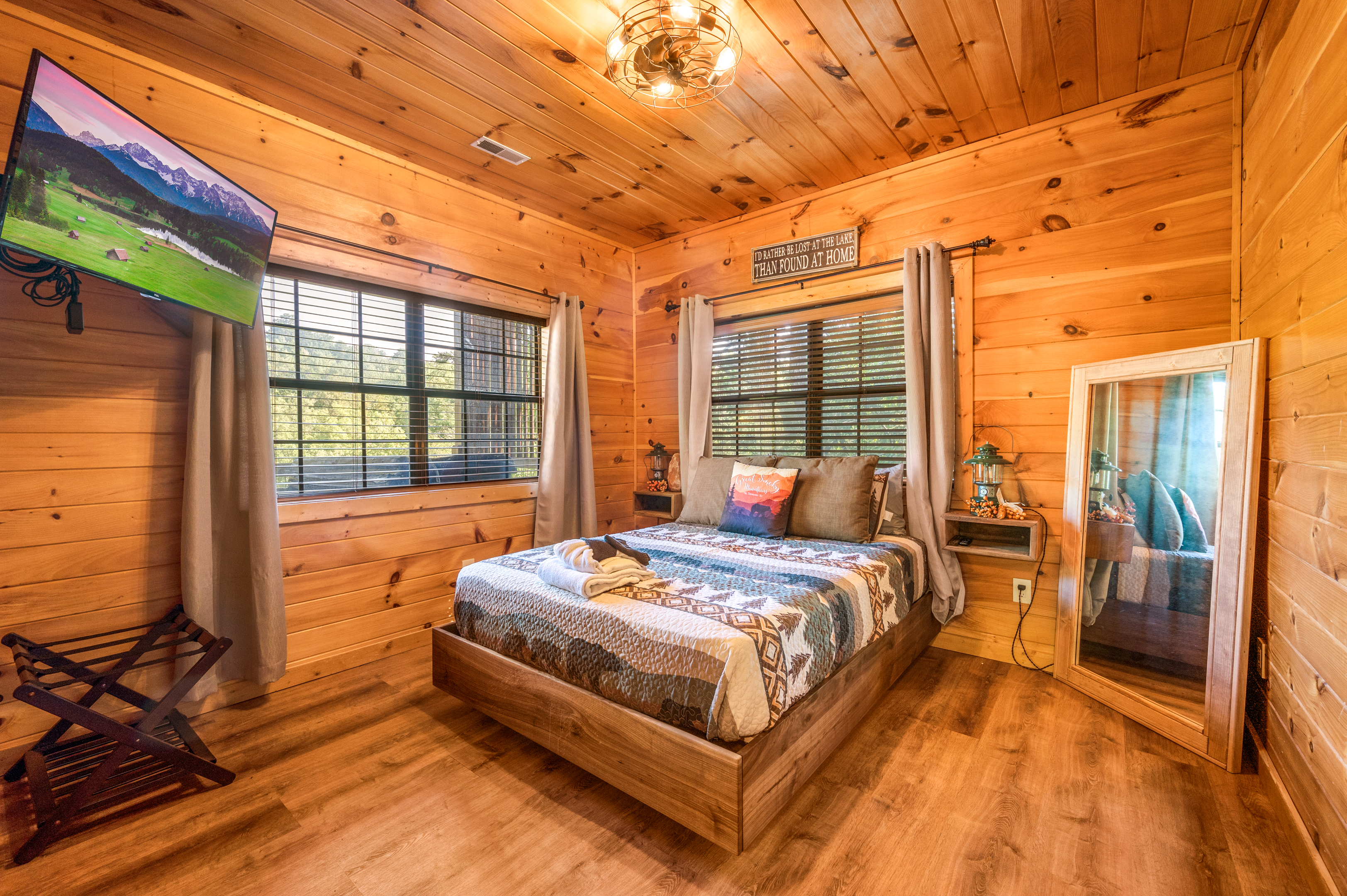 Second Downstairs Queen Size Bedroom with shared bathroom