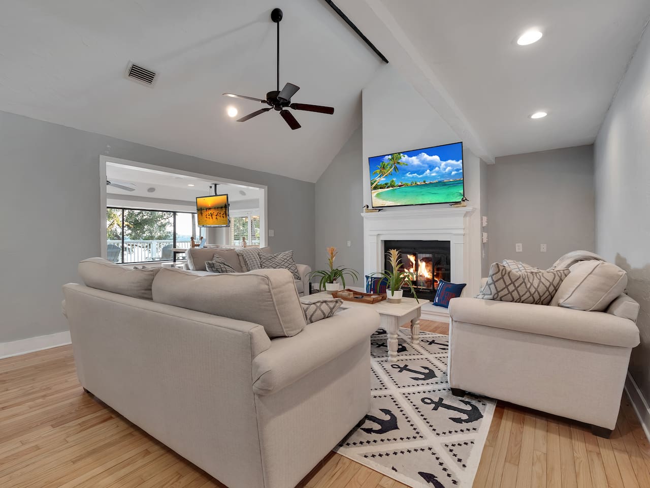 4k tv, gas fireplace, sleeper sofa