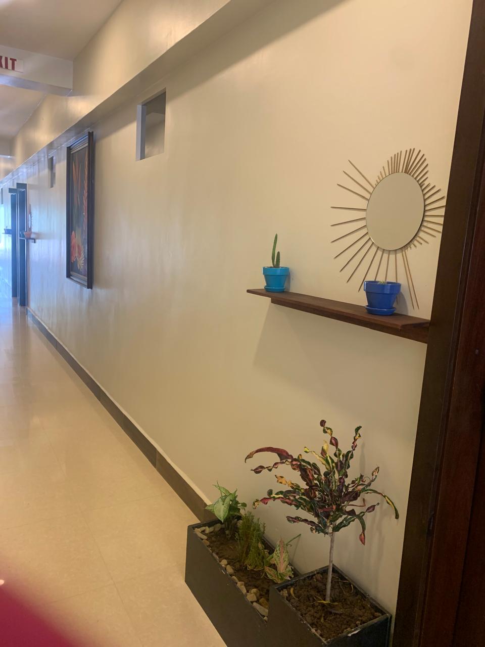 WALKING-HALL