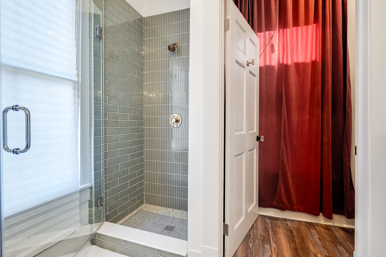 Full Bathroom upstairs -2