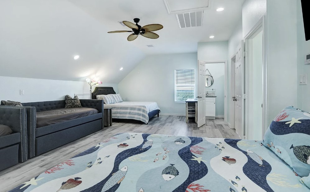 6bb99433e3ef4b85b8207c8b03abca87 | Beachhouse | Texas | TX | Vacation Homes | Galveston | Crystal Beach | Kokomo | Breezy Days | Beachfront Elegance | Sunrise Serenity | Southern Sands Property Management, LLC