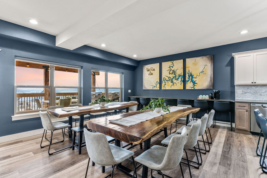 Seating for everyone around the dinner tables