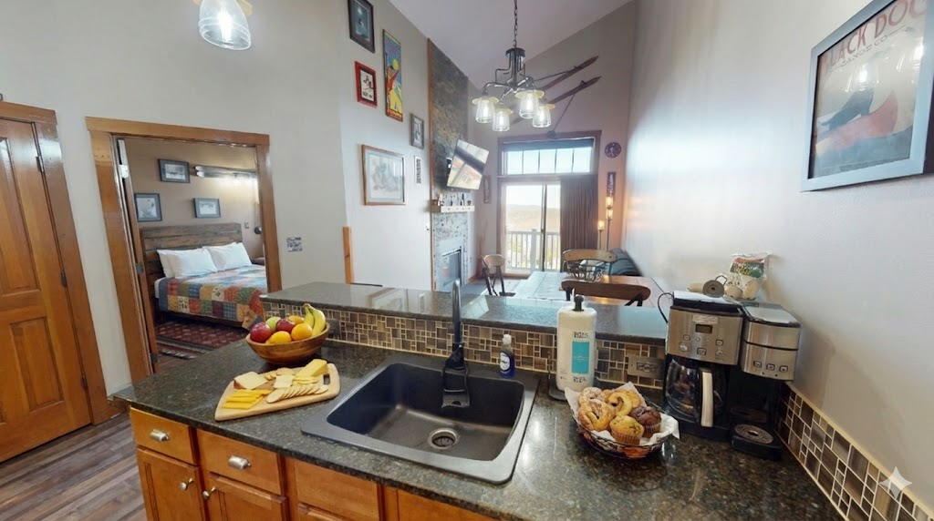 Enjoy après-ski meals at your cozy dining nook overlooking the mountains.