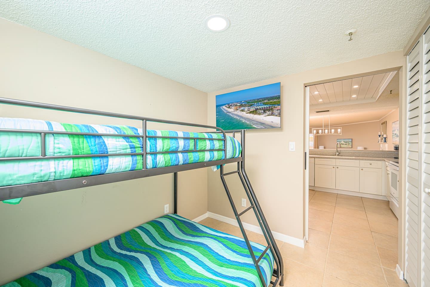 Bedroom 3 with Twin / Full Bunk (Sleeps 3)