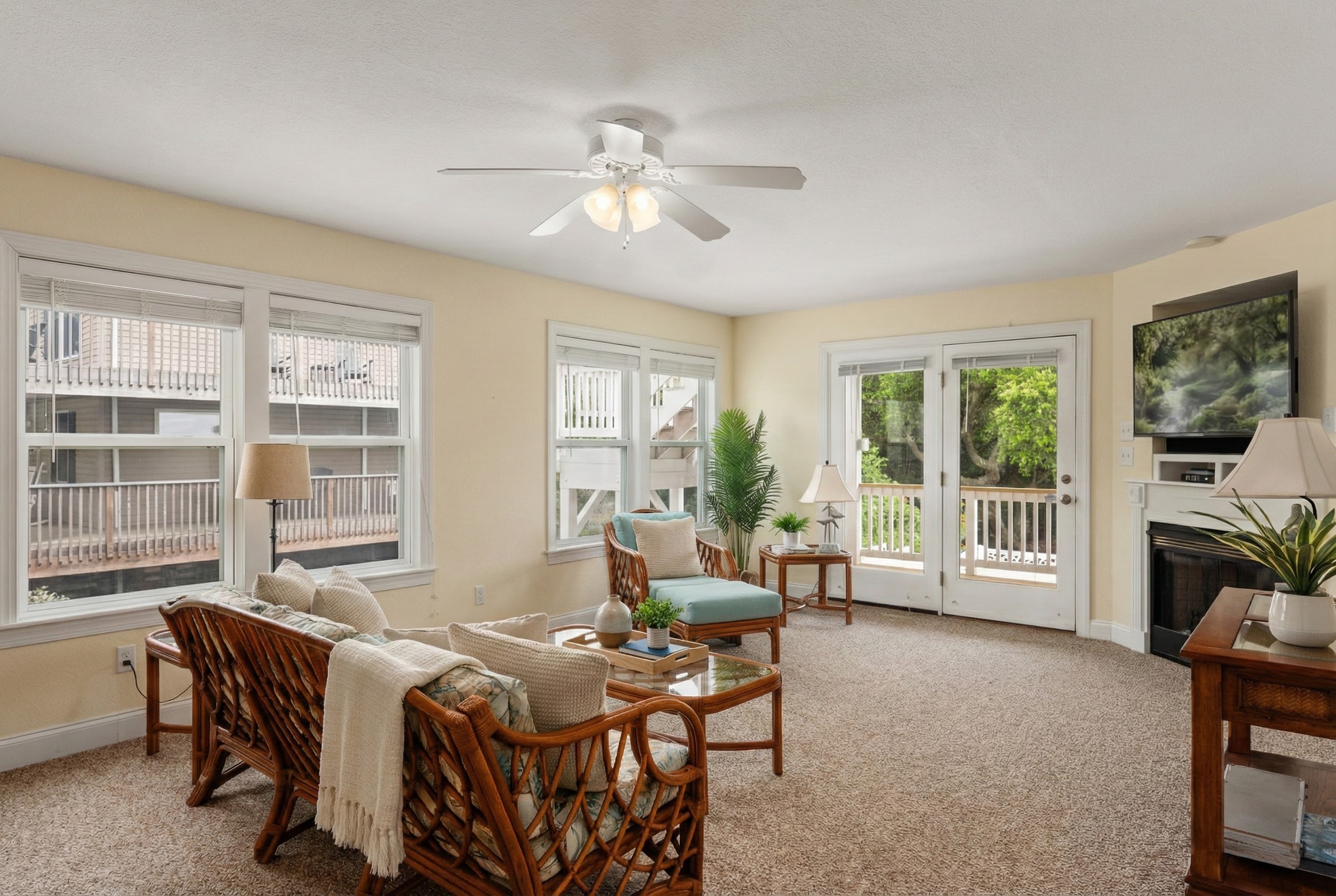 Soundside Pearl — Sitting Area