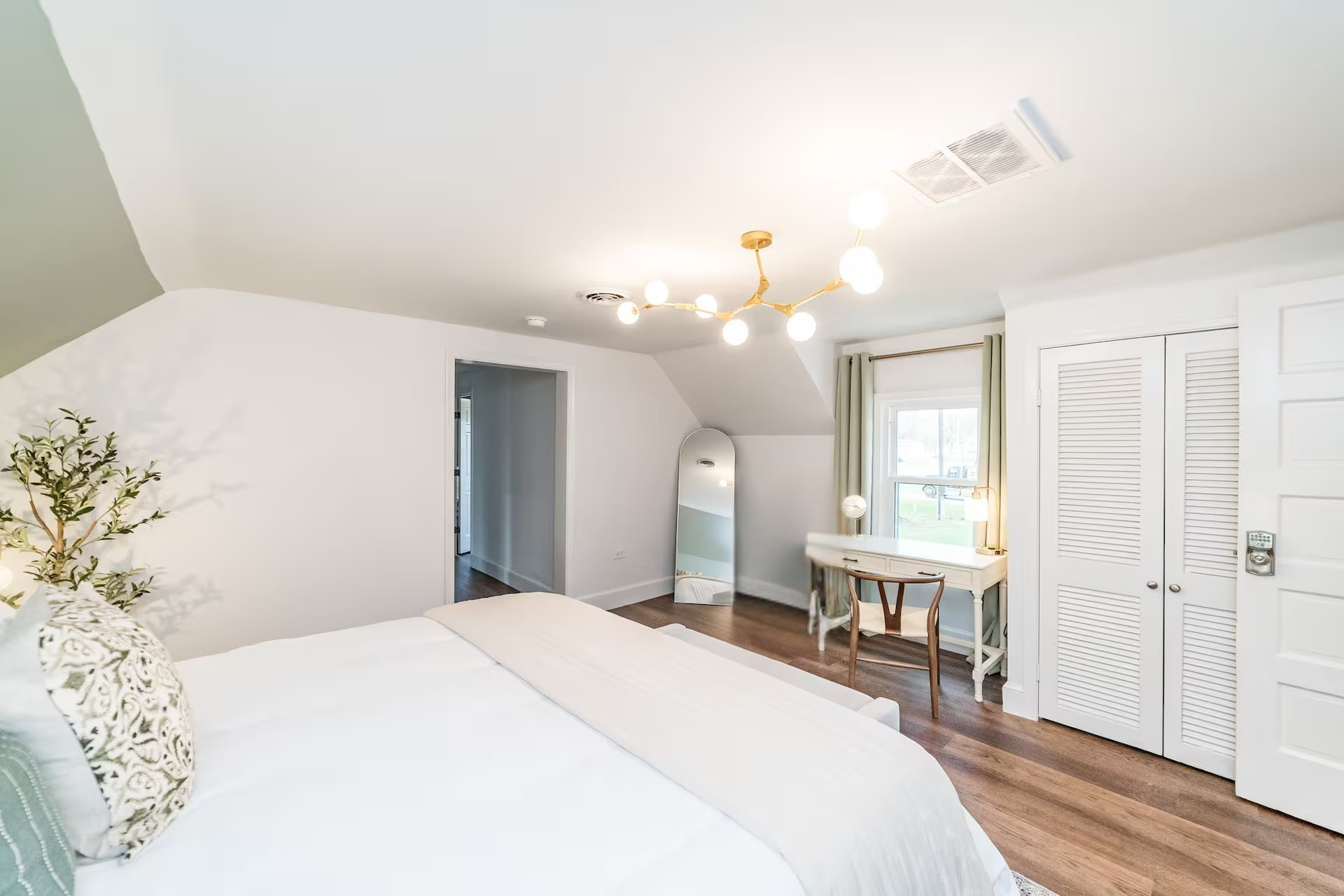 Bedroom #4 is for the parents & bedroom #5 (within the suite) can be for the kids or 2 singles.