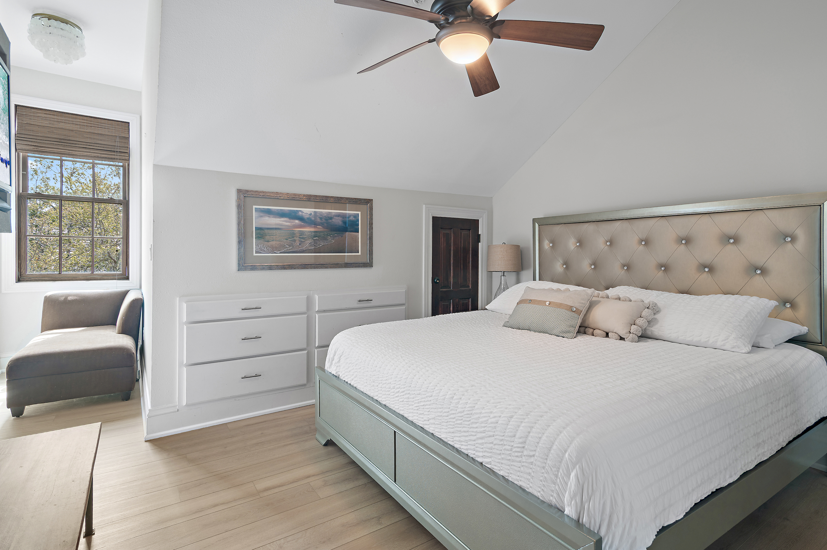King Bedroom 2 with ensuite