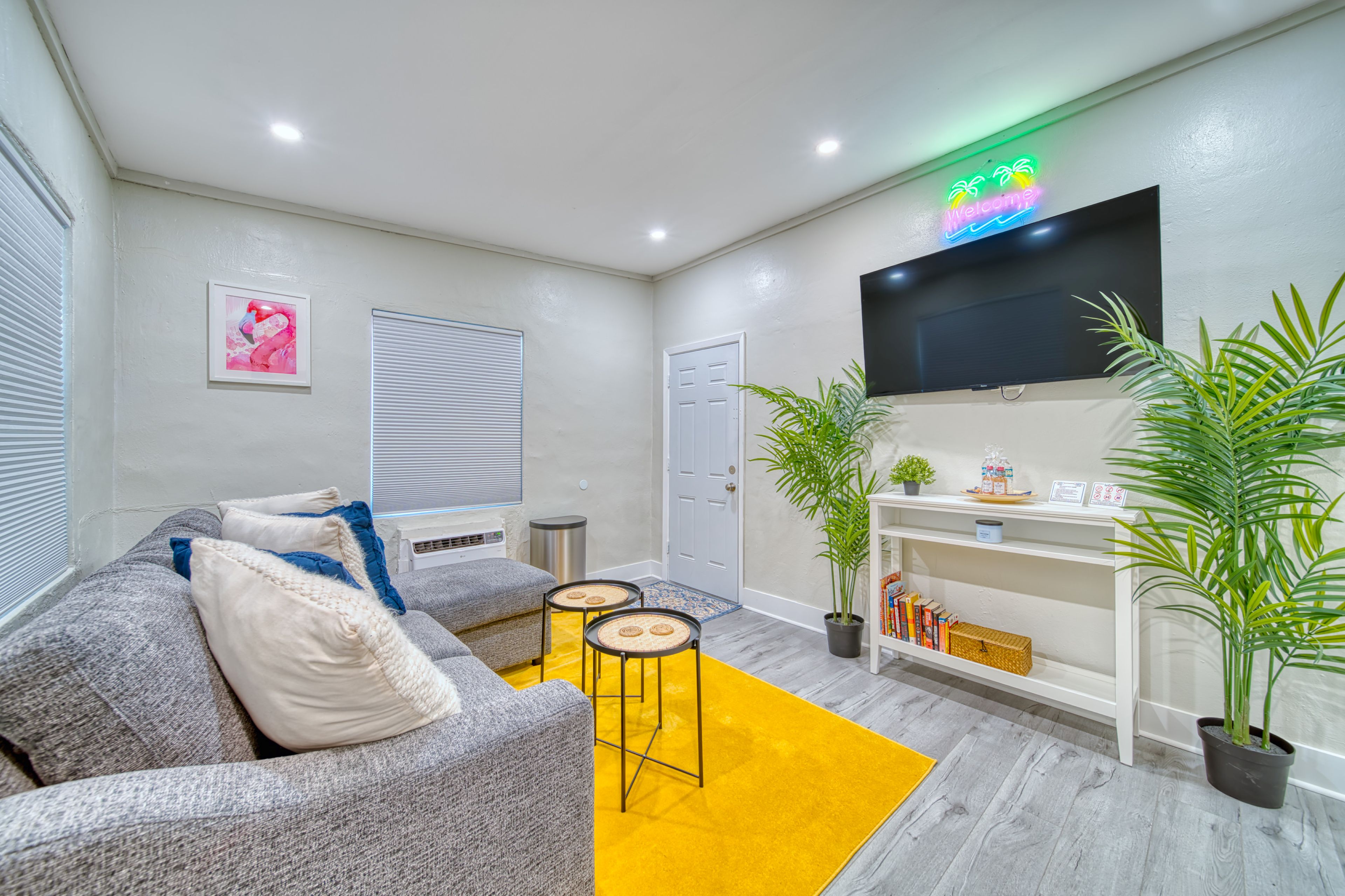 🦩The Flamingo Apartment 🦩