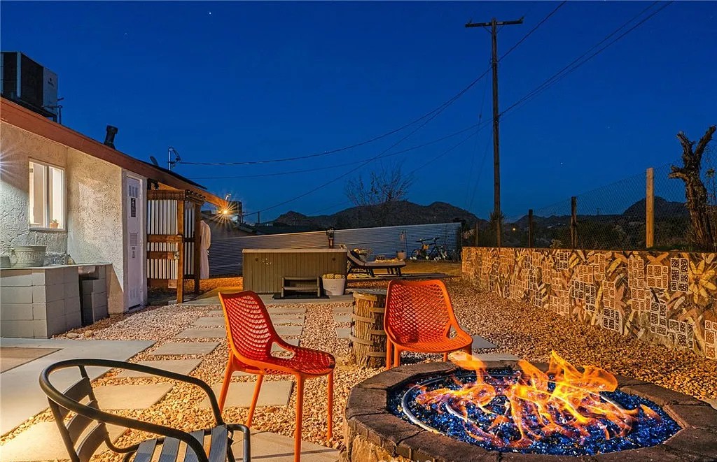 Gather around the fire pit for memorable conversations and star gazing.