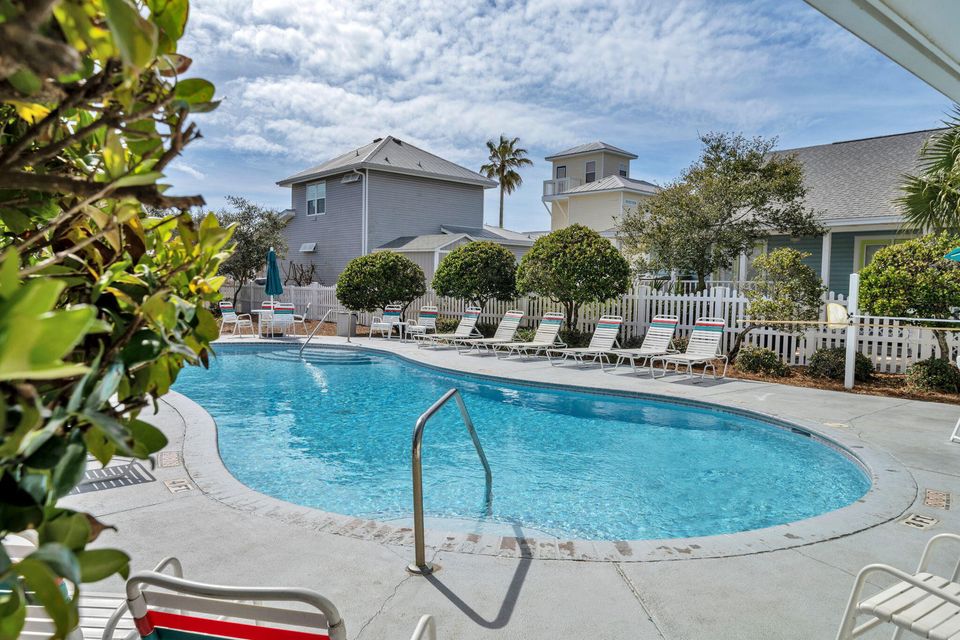 Relax and enjoy at the pool