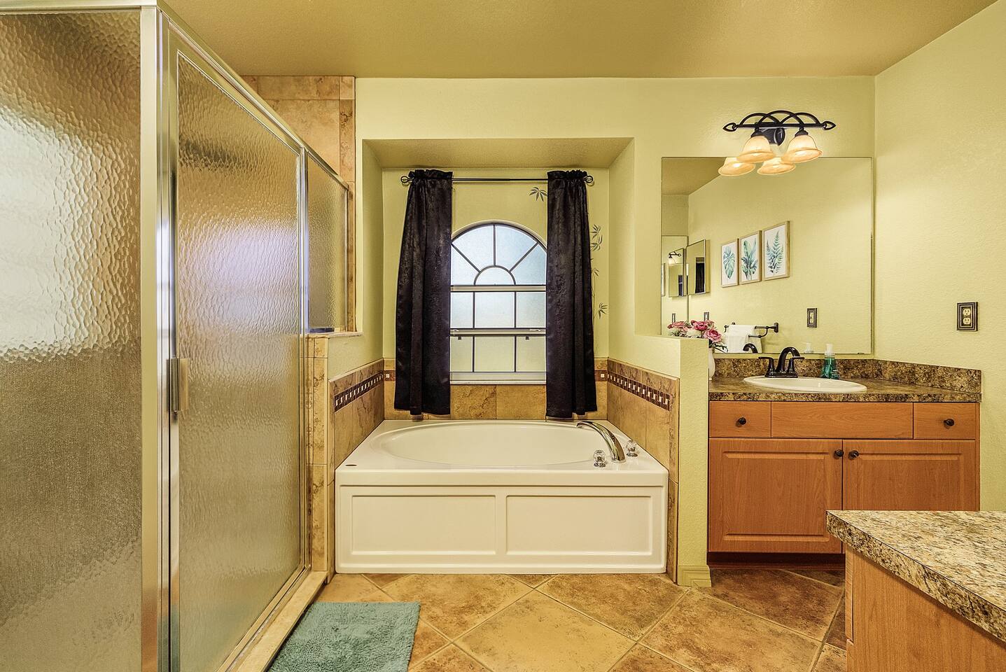 Primary ensuite bathroom 