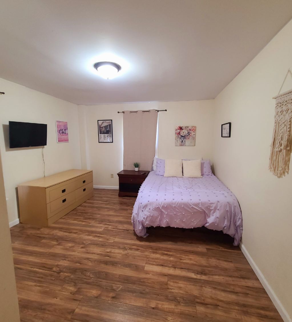 26 Columbia - Queen bed #2