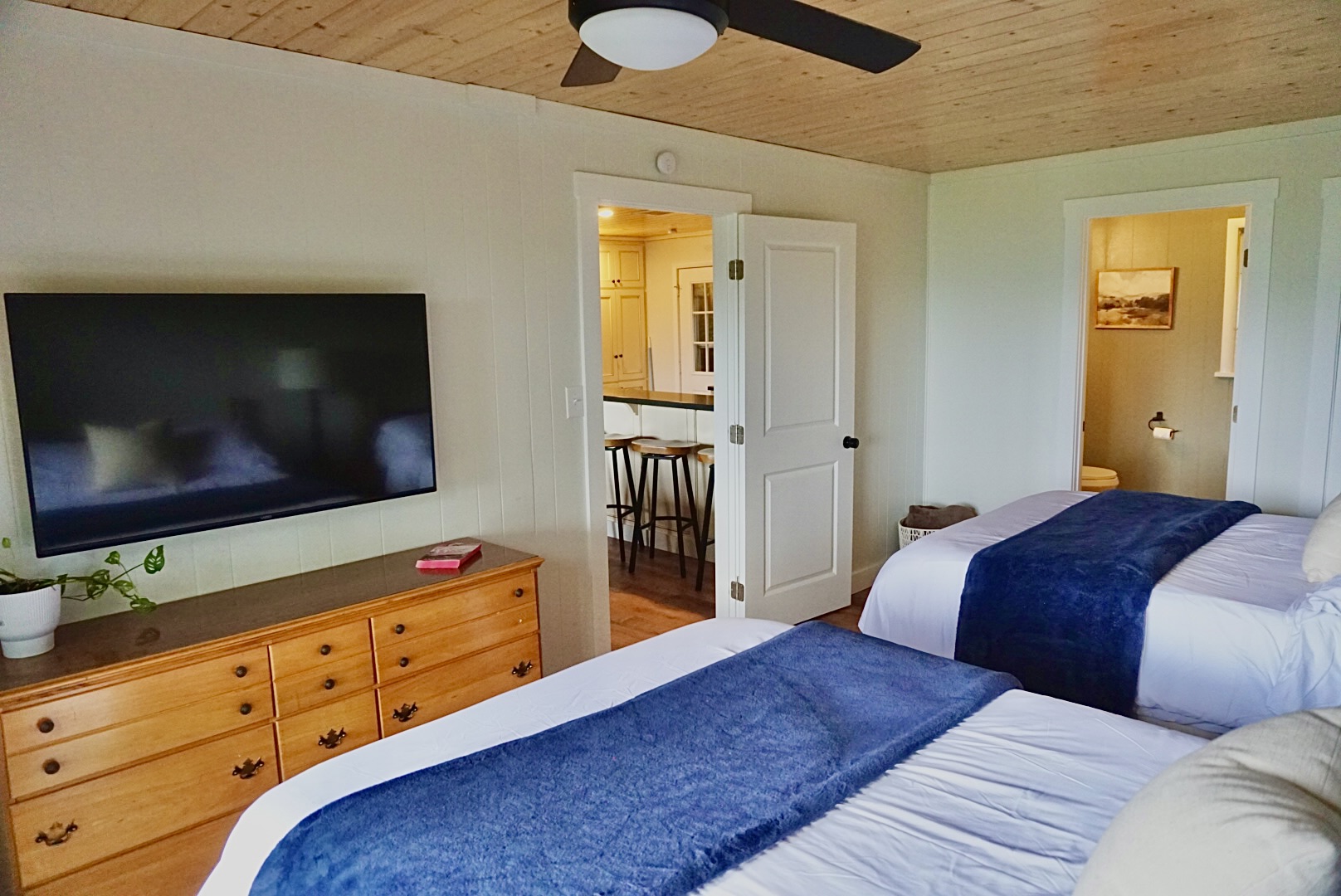 Relax with 2 full beds, a large TV, and convenient access to amenities!