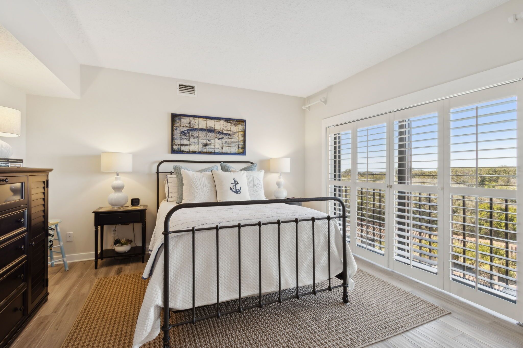 Queen Bedroom-The mattress will float your dreams away! Balcony-Ocean & River