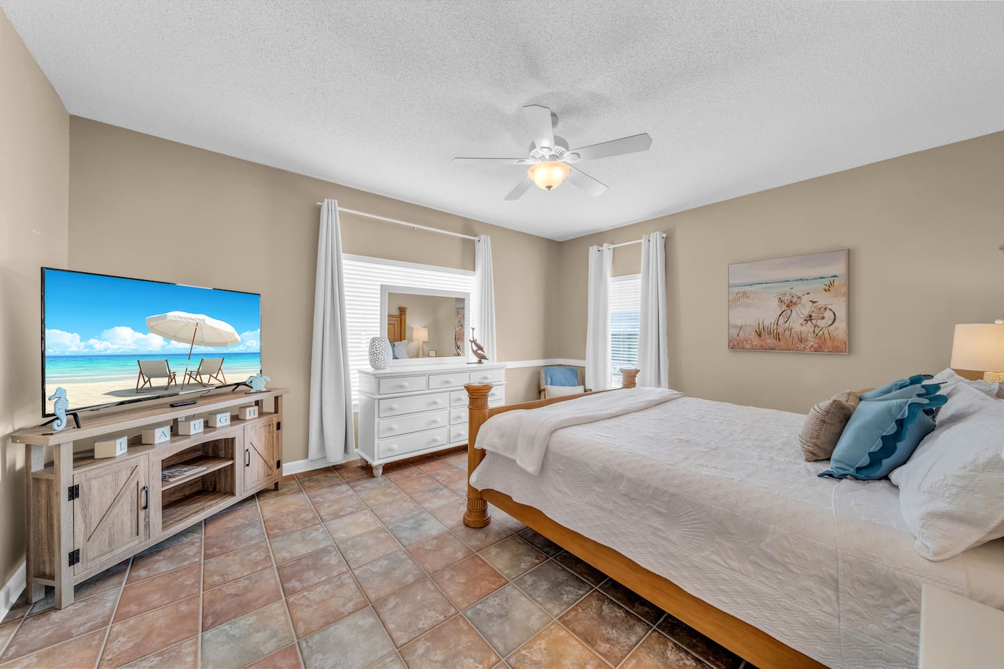 East master bedroom.  King bed, 4k tv, ensuite bathroom
