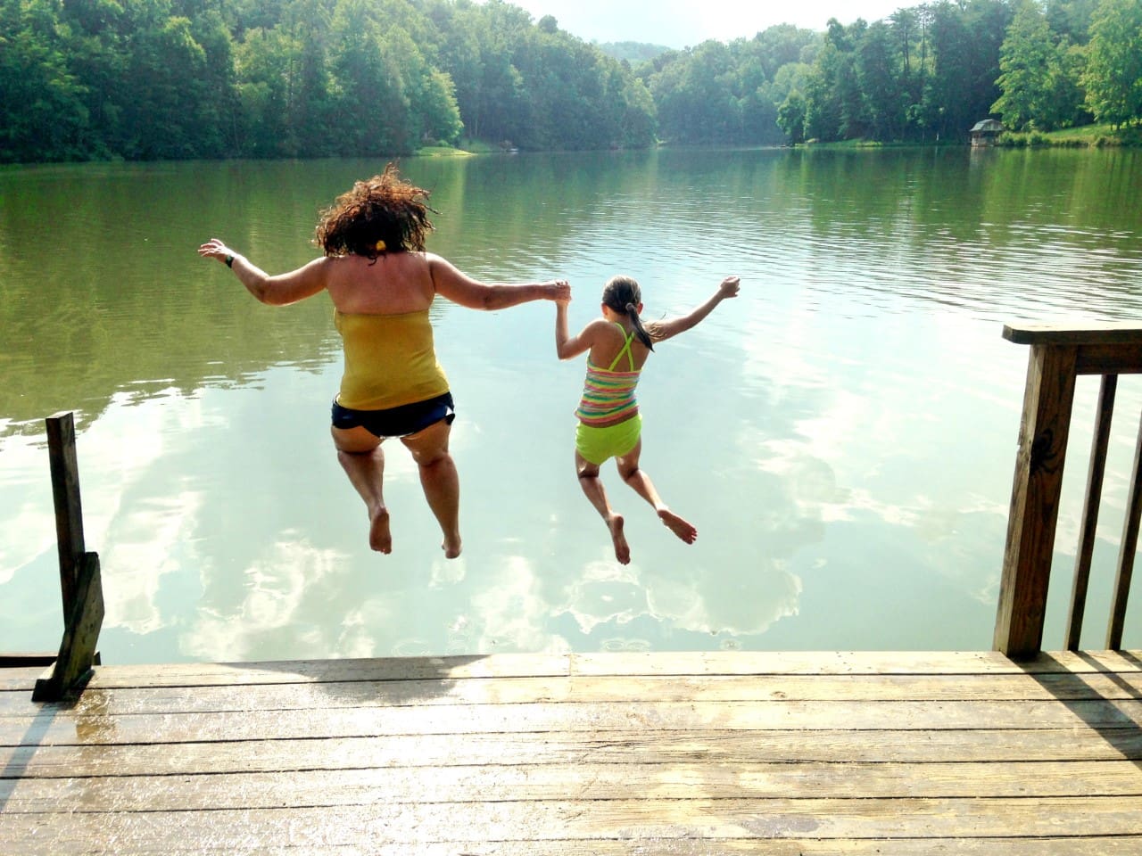 Walk to lake /beach and river!