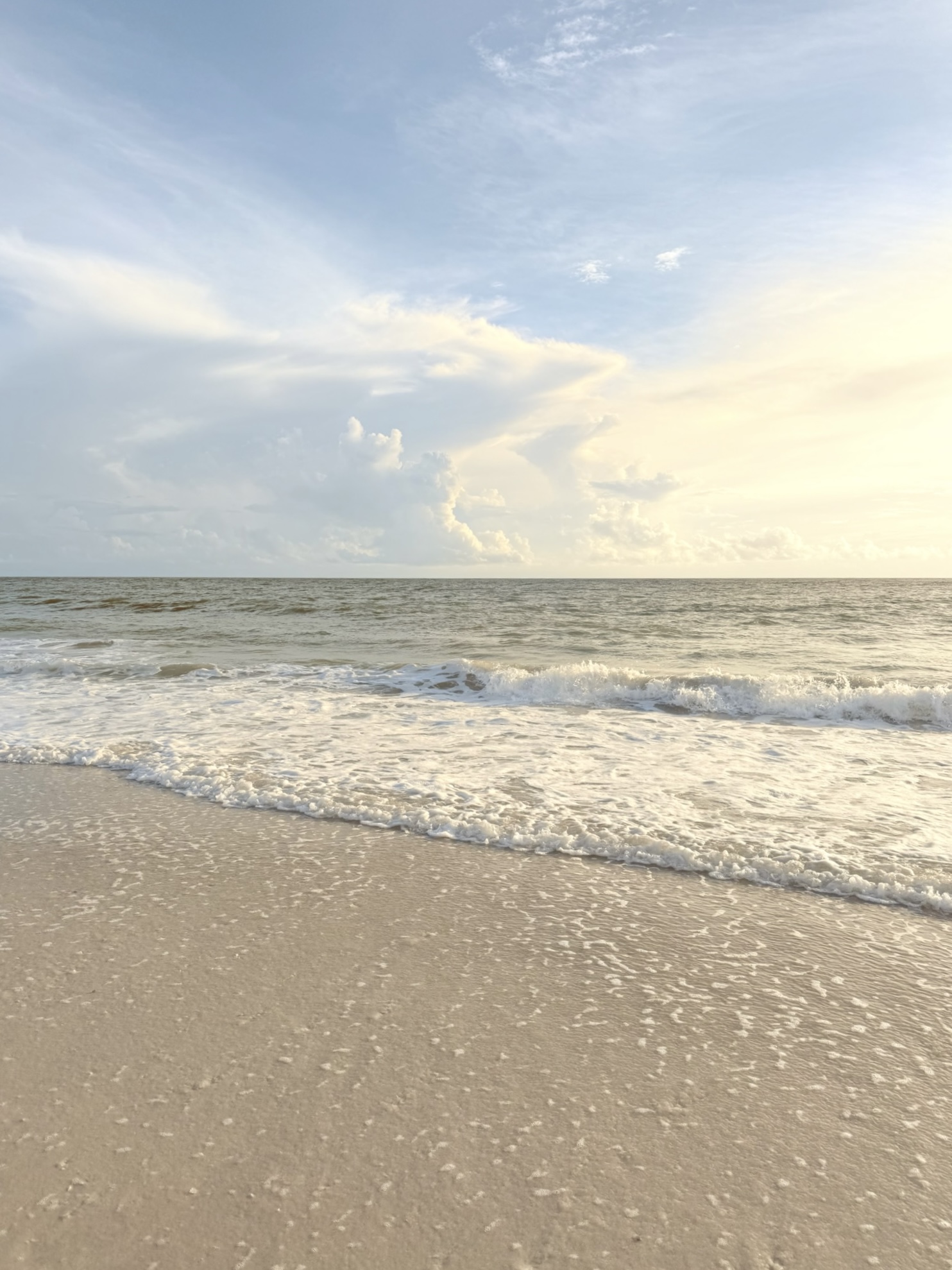 Beautiful ocean views! Pure relaxation-nature's white noise