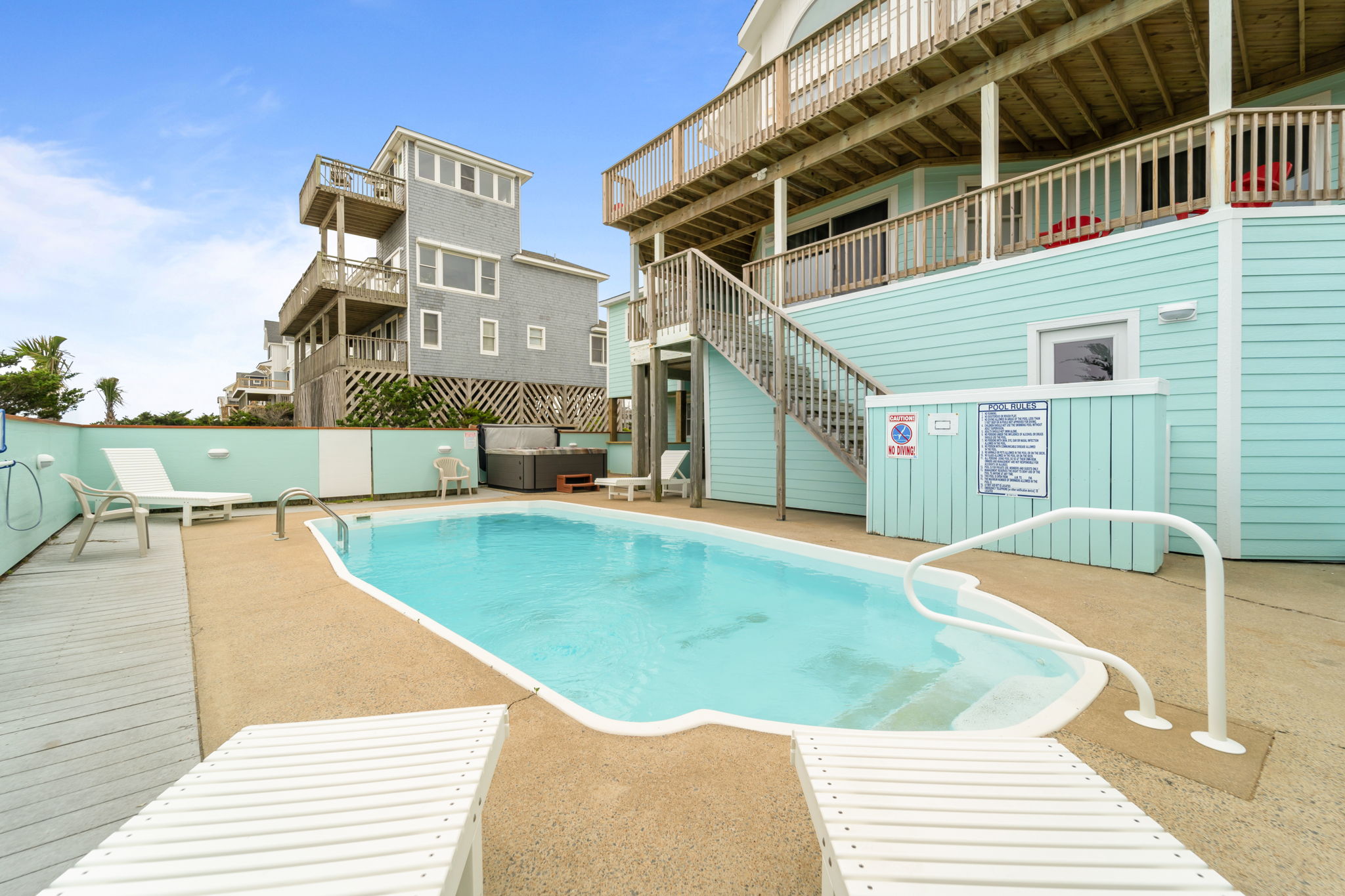 Private Pool & Loungers
