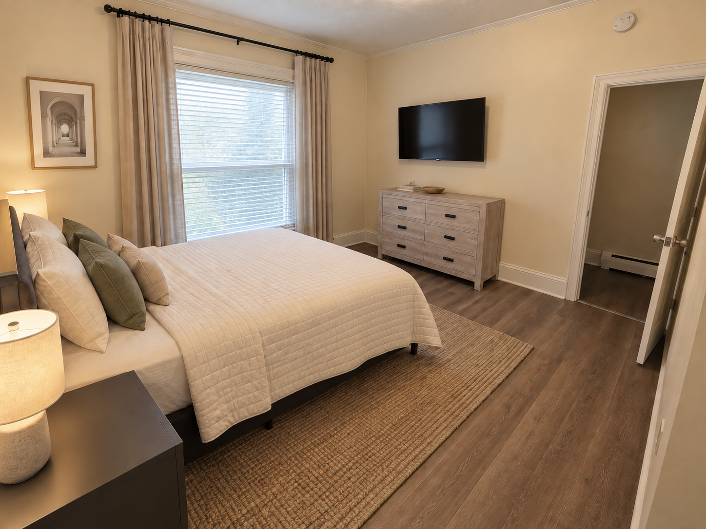 Queen bedroom #2