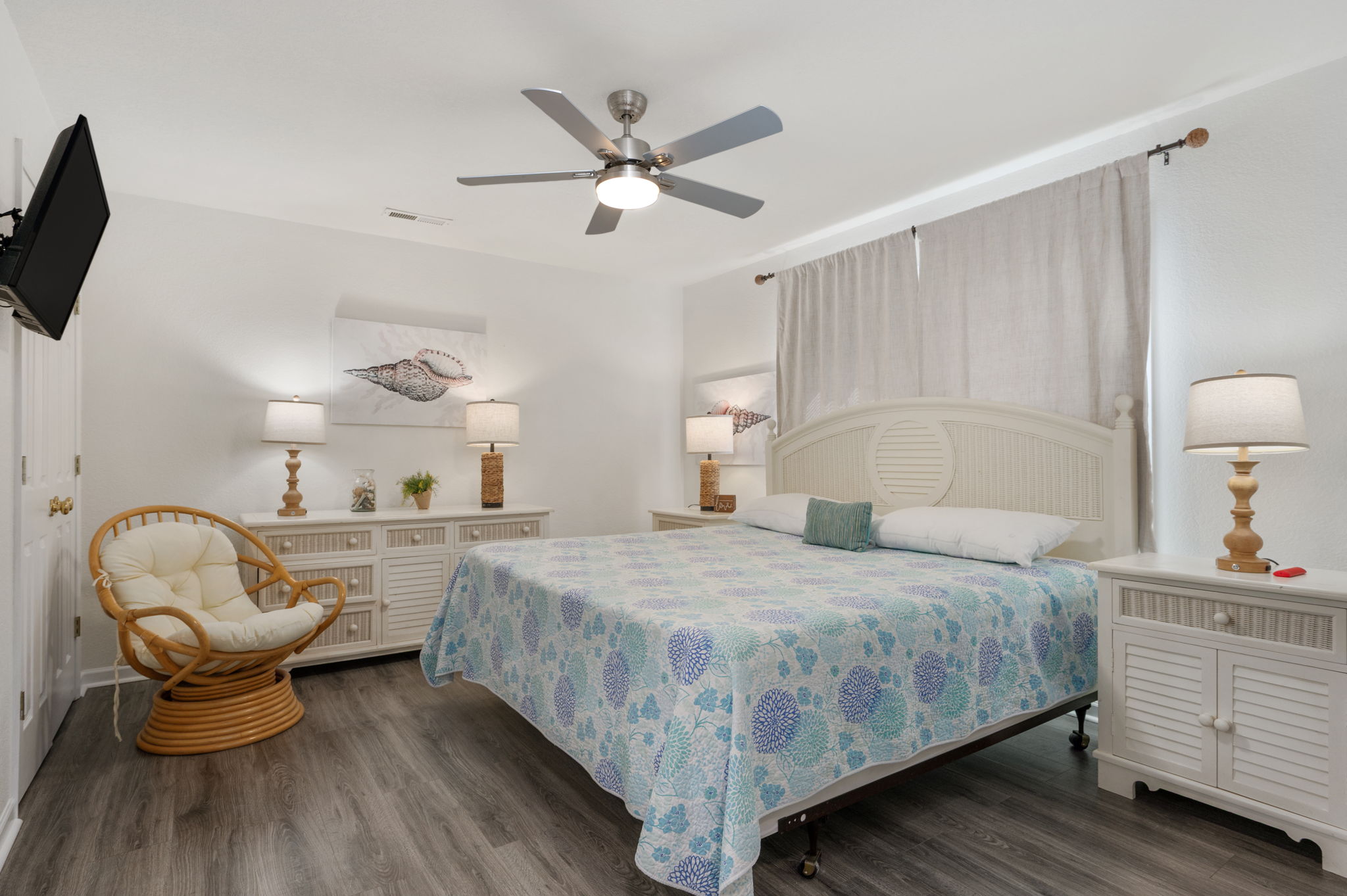 Coastline Haven — Master Suite
