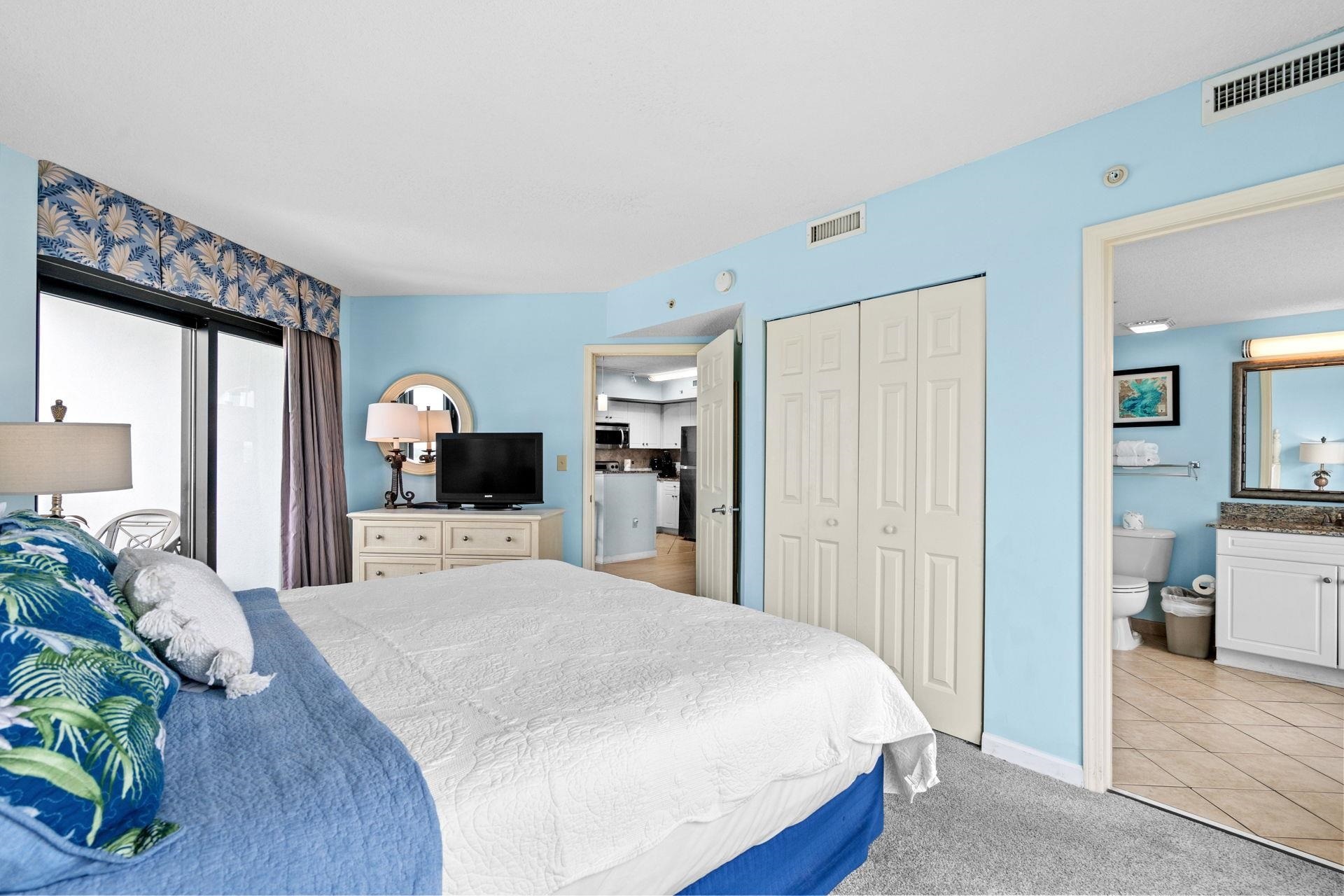Master Bedroom with en-suite bathroom 