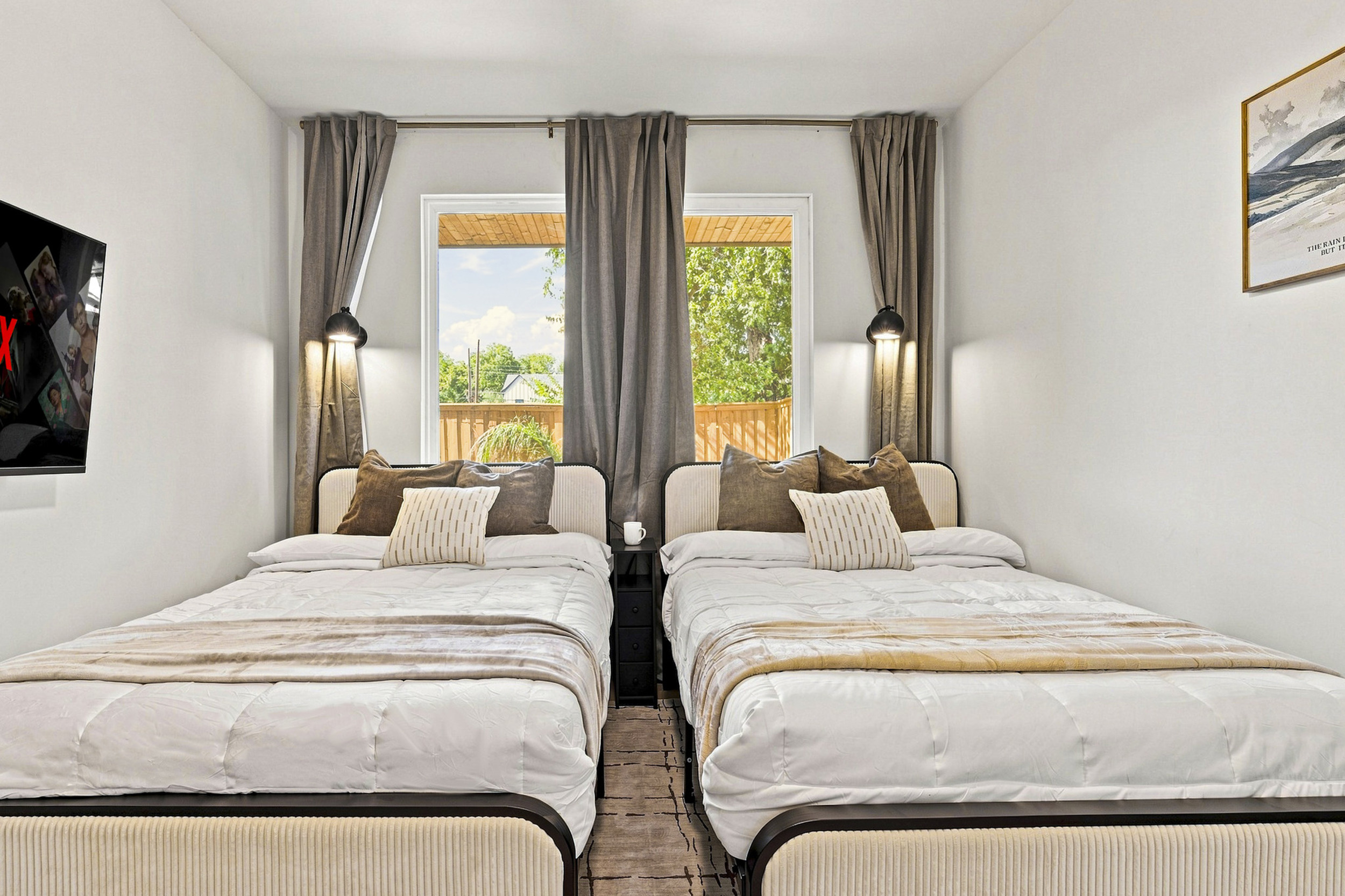 Bright space with luxury bedding and views for a refreshing retreat!