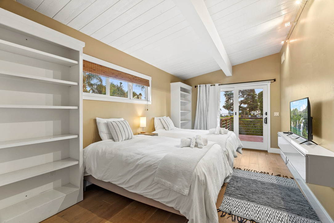 2 full beds