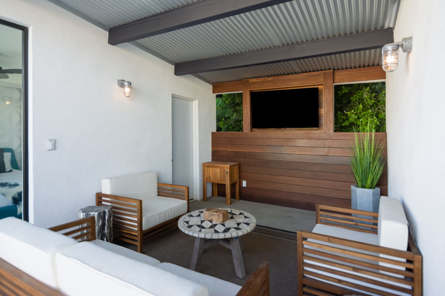 Outdoor covered lounge