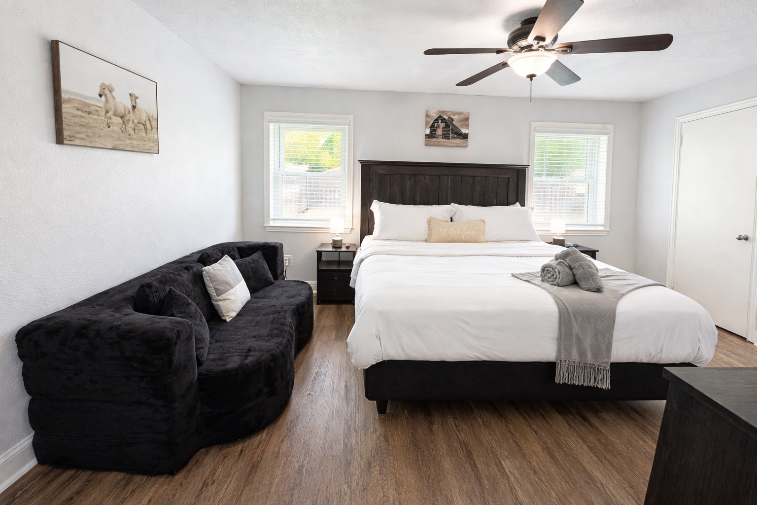 Family-Friendly Master w/ King Bed, Sleeper Sofa & Smart TV