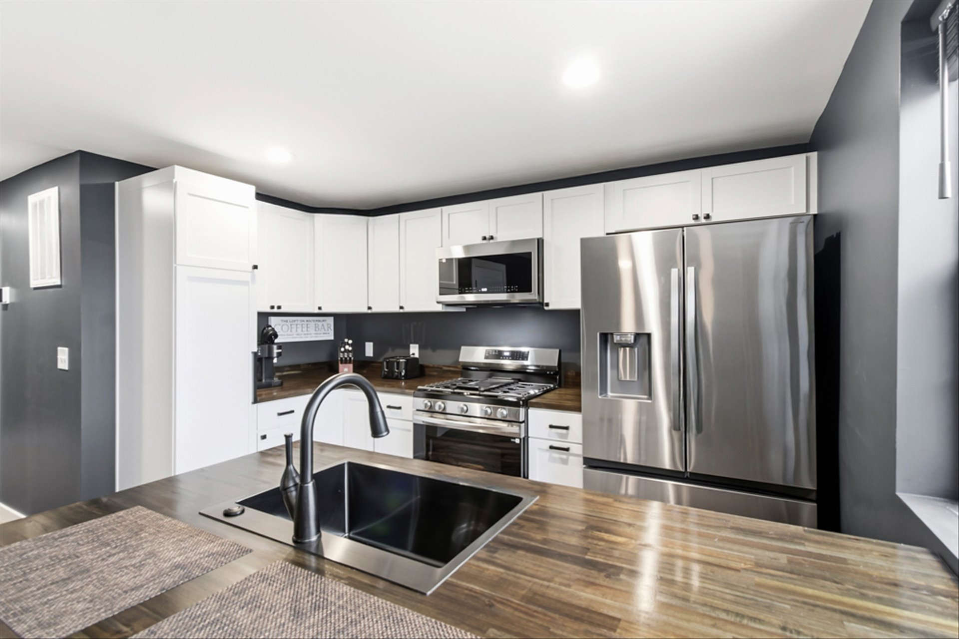 The Loft on Waterbury - Kitchen Space