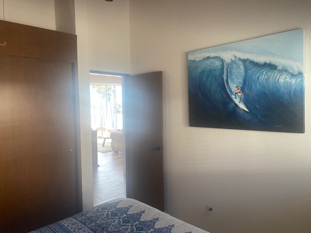 Guest Room with Queen Bed