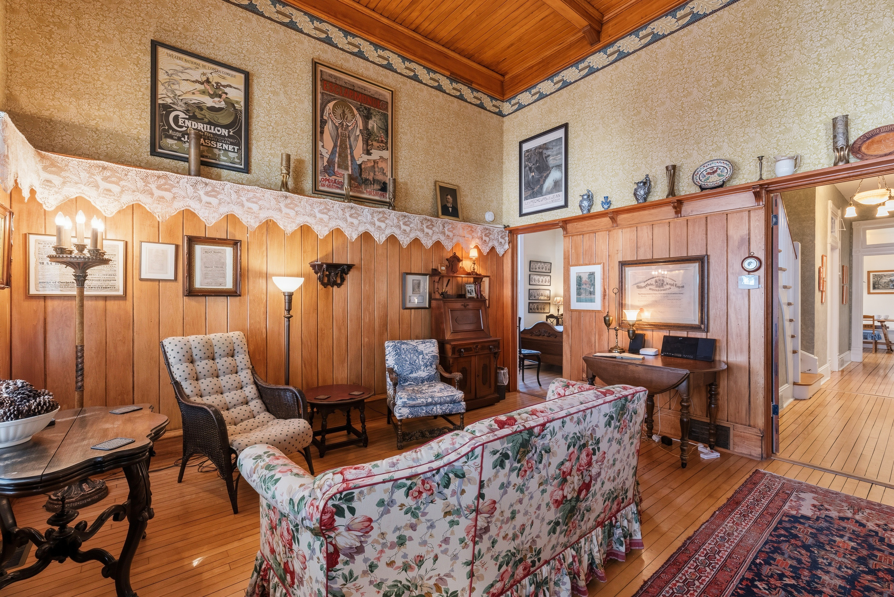 Spacious lounge area w/ multiple seating spots to unwind