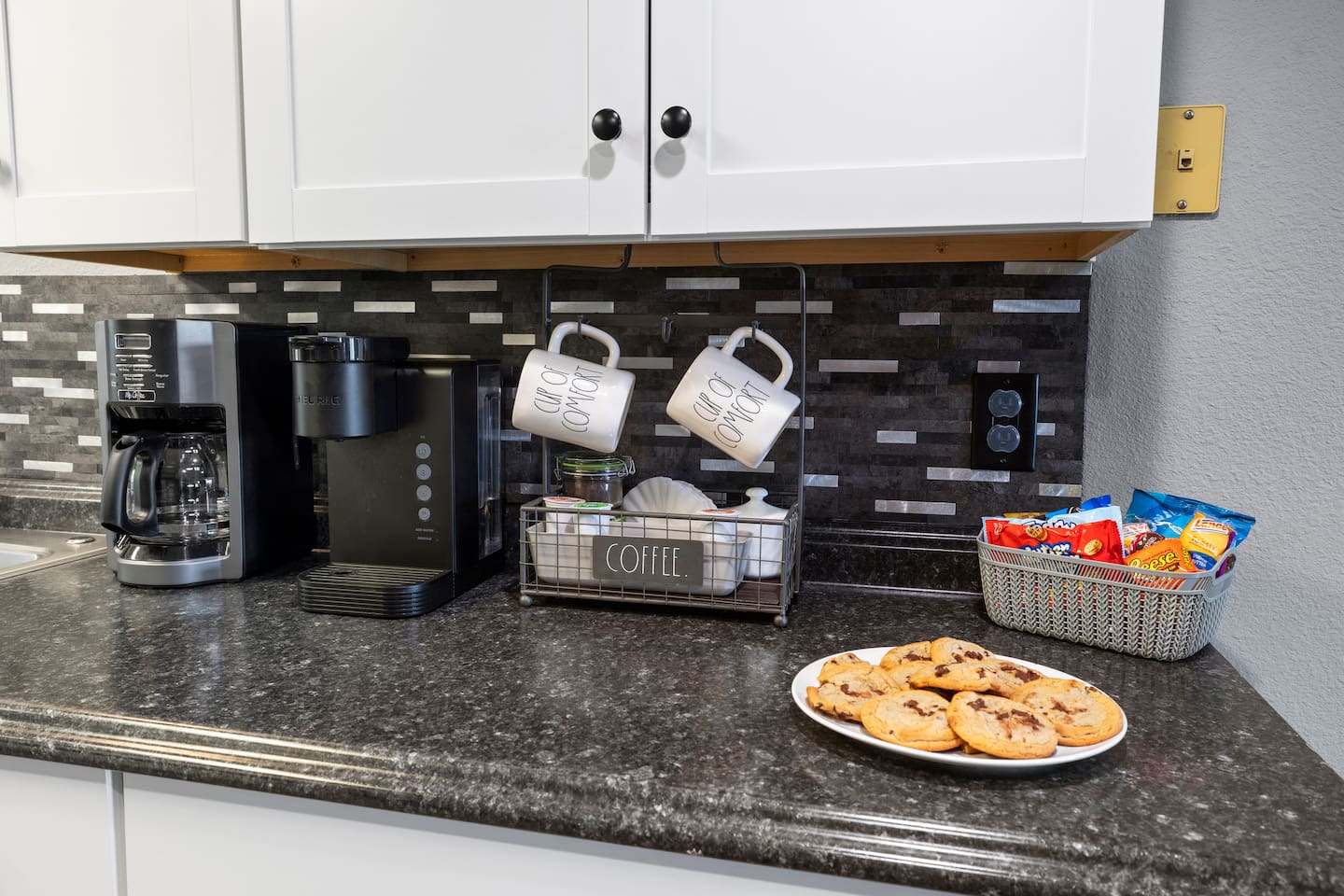 Kitchen: Brew your morning bliss amid stylish decor and sweet treats waiting for you!