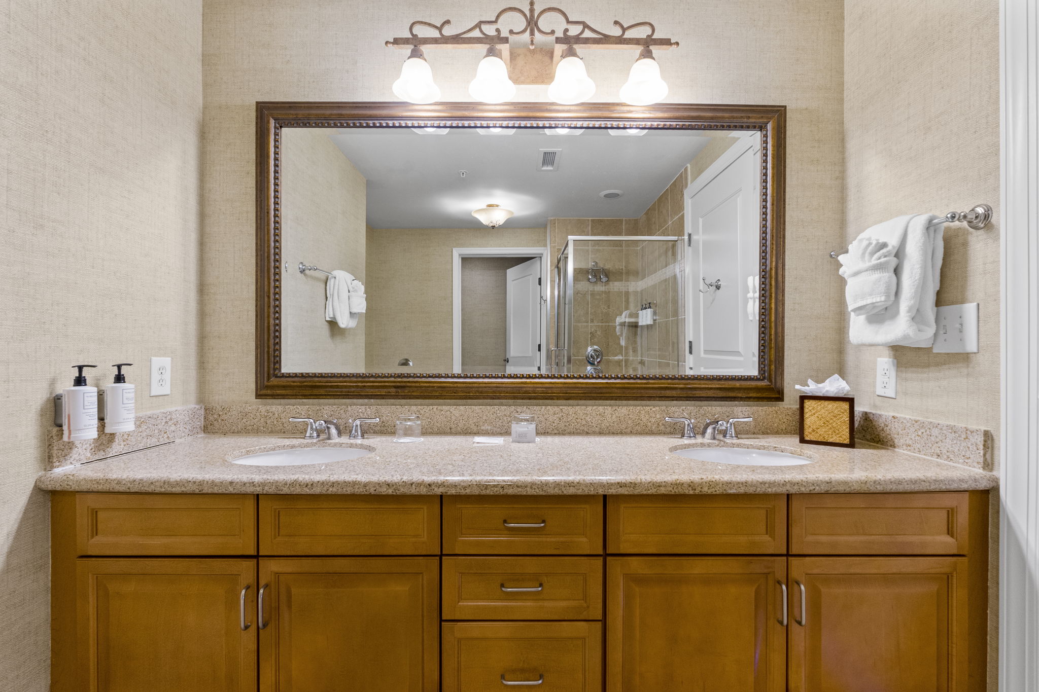 Guest Bathroom with direct access from Guest Bedroom and the Living Room