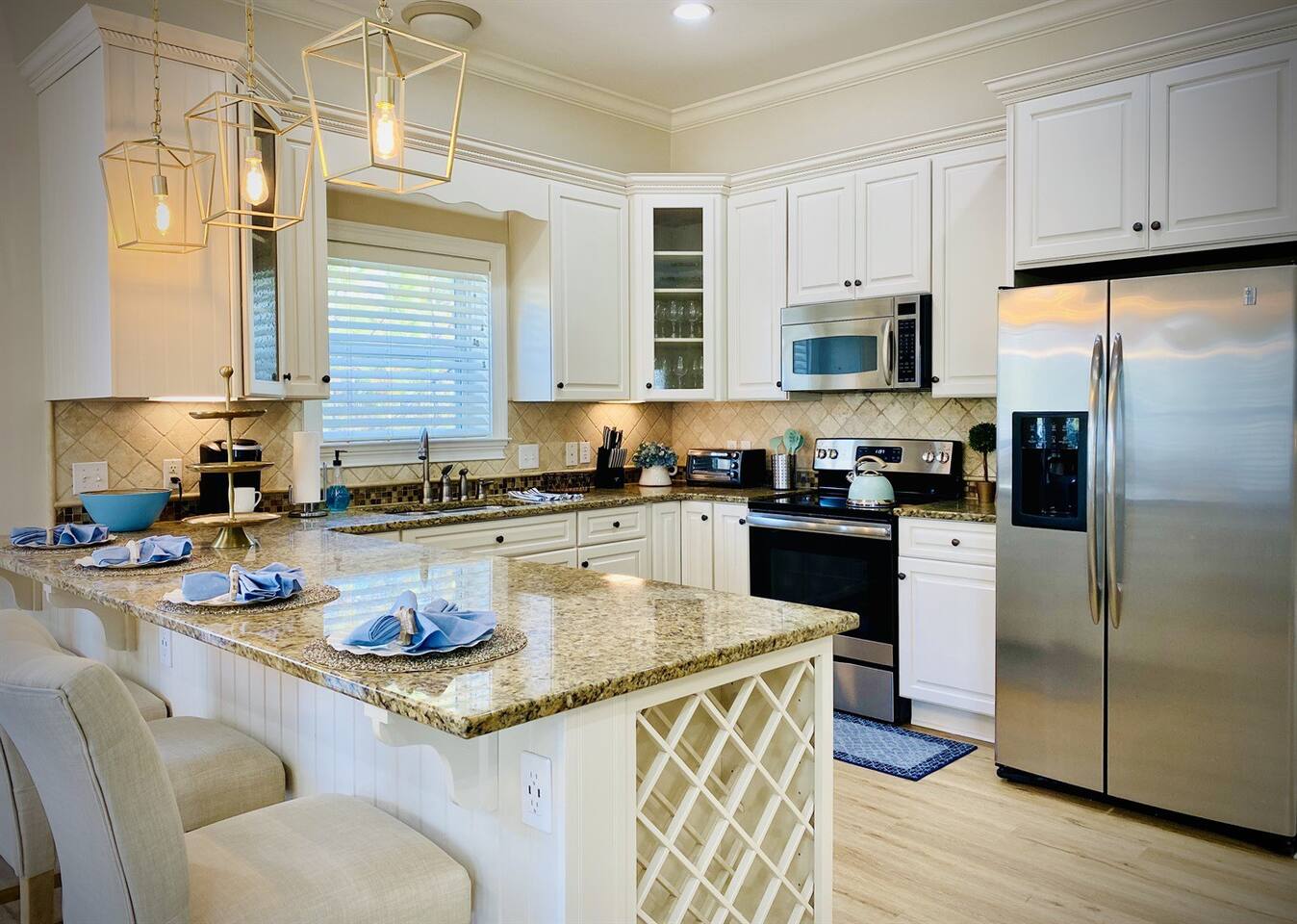 Kitchen with Additional seating -  with 4 Bar stools