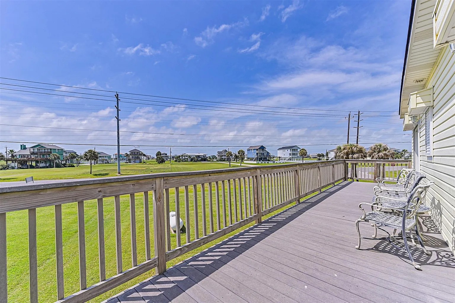 Another deck off the bedrooms