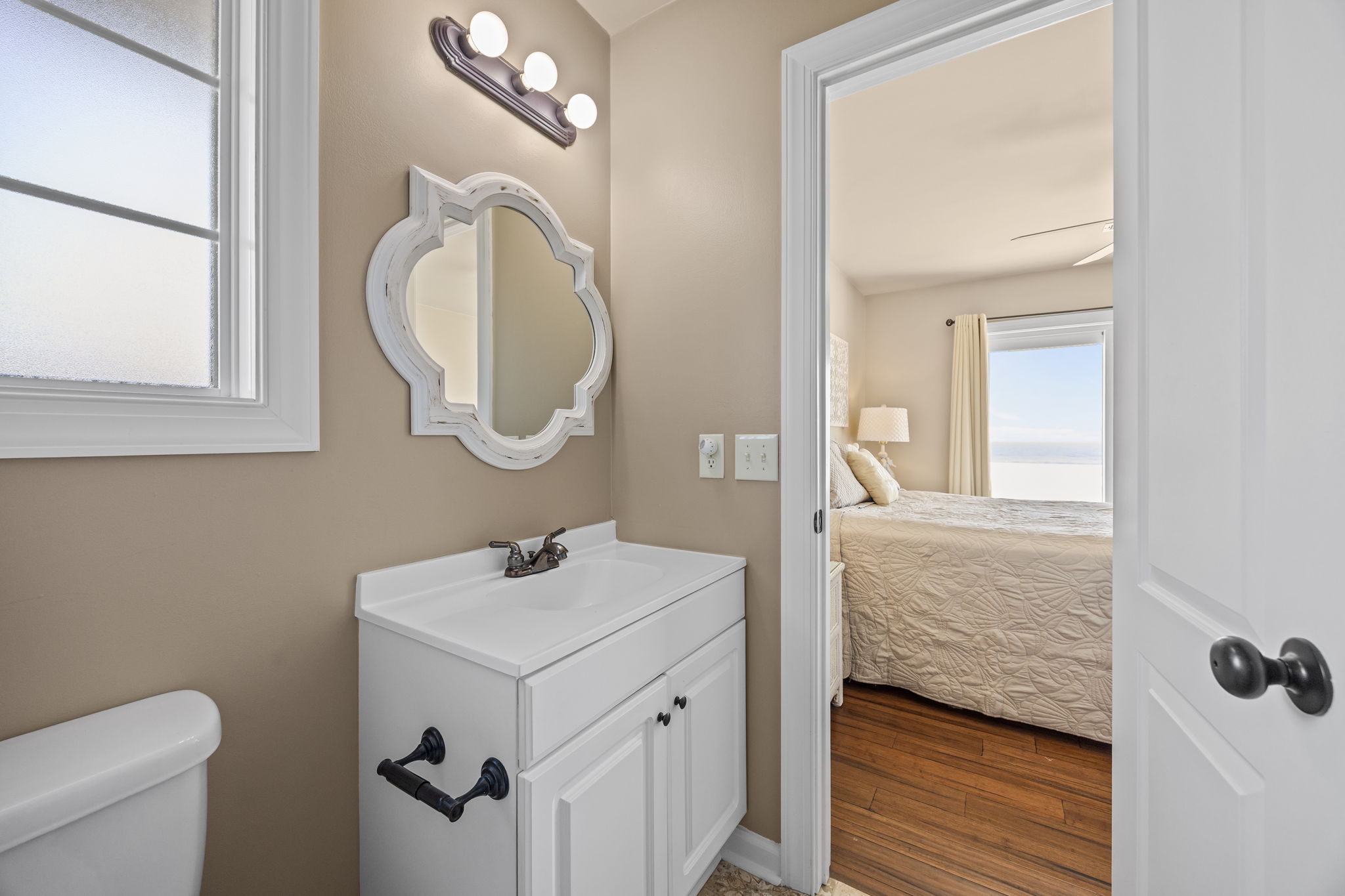 En Suite bathroom for Bedroom 1