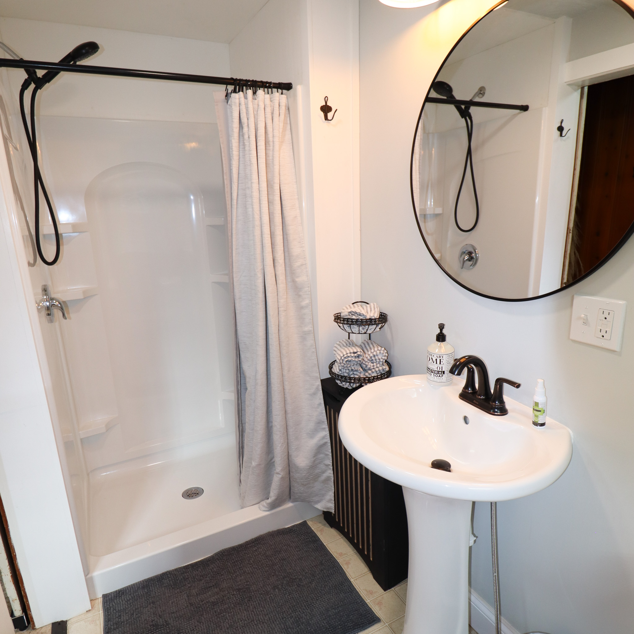 1st floor full bathroom