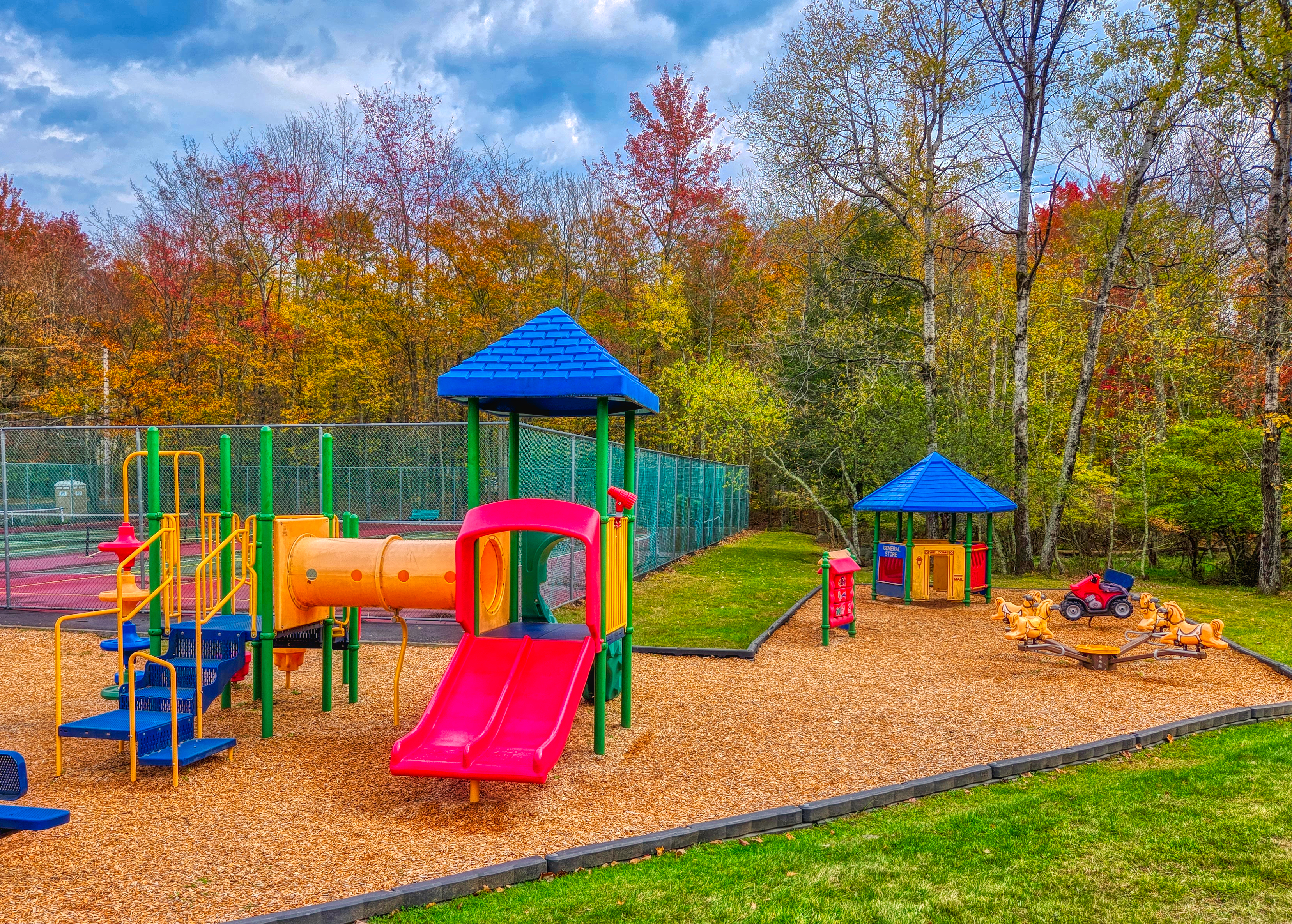 Playground - Community Amenity - Arrowhead Lake - Serhii Vacation Rentals