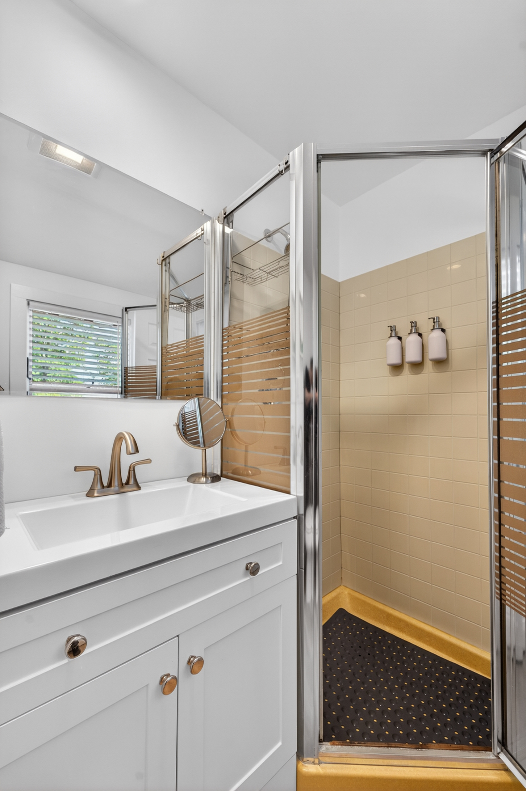 Fresh and inviting bathroom with thoughtful touches to help you feel at home.