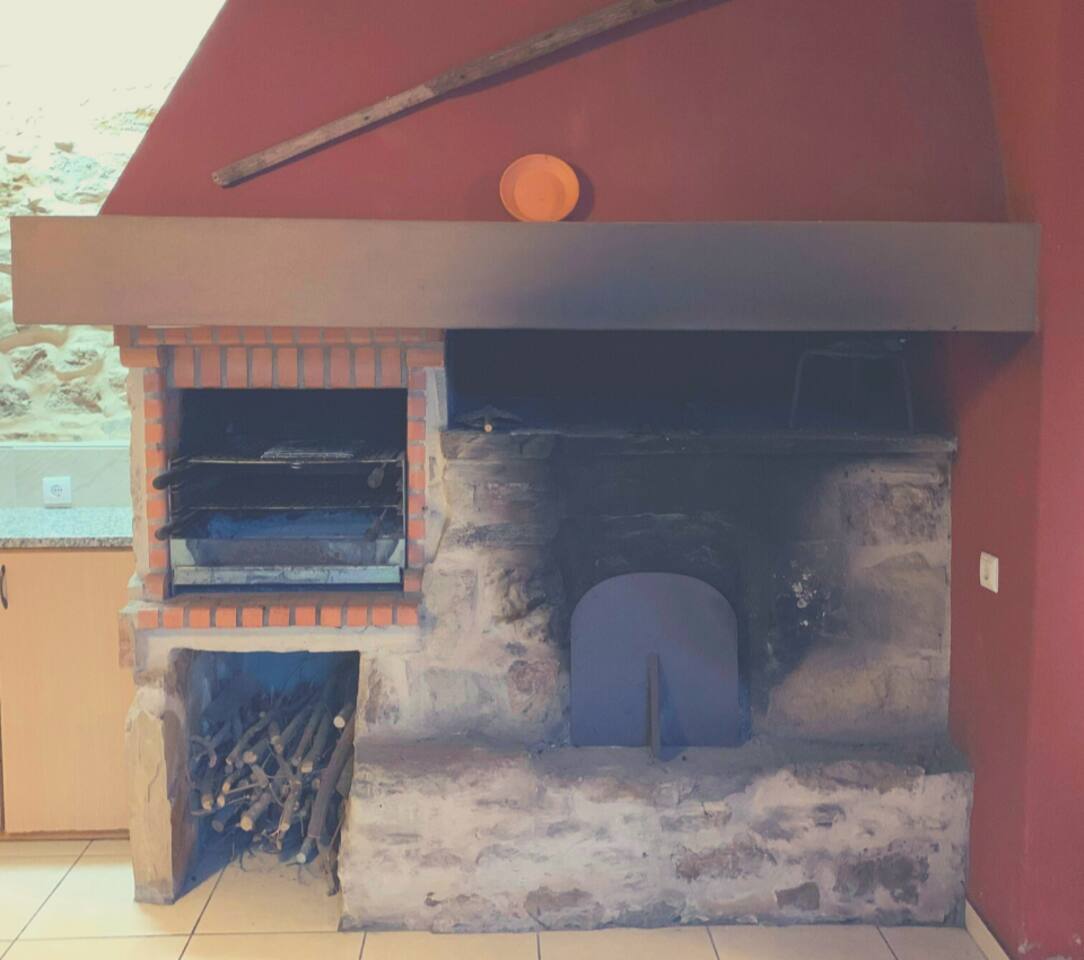 Make Your Self A Wood Oven Pizza