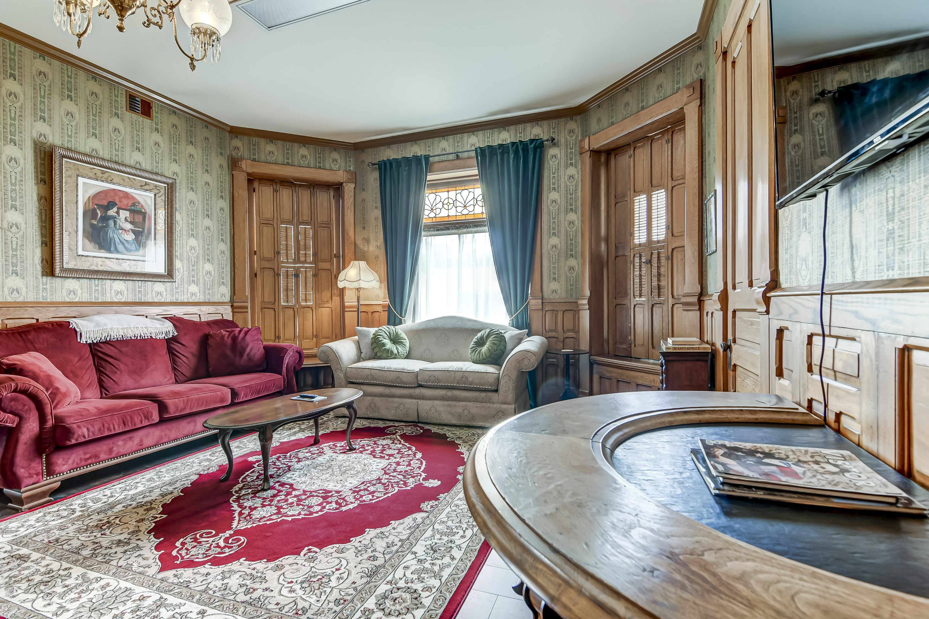 The Bressmer - Living Room