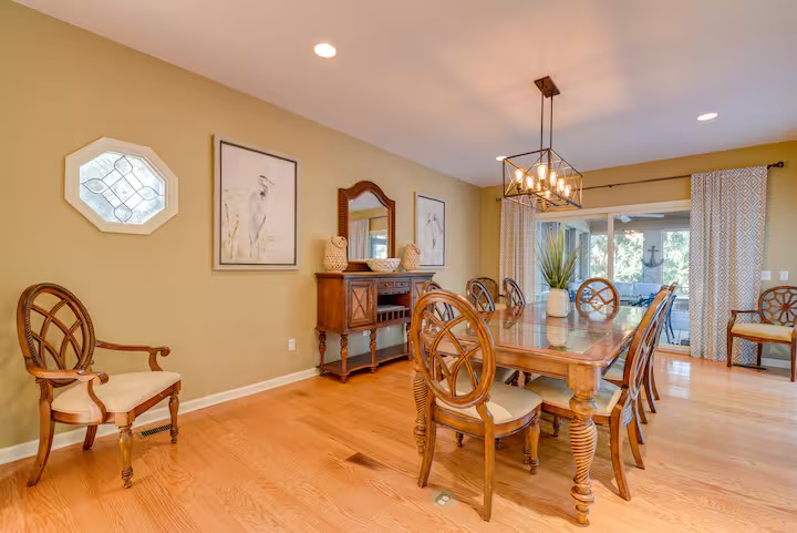 Dining room off of kitchen and living room