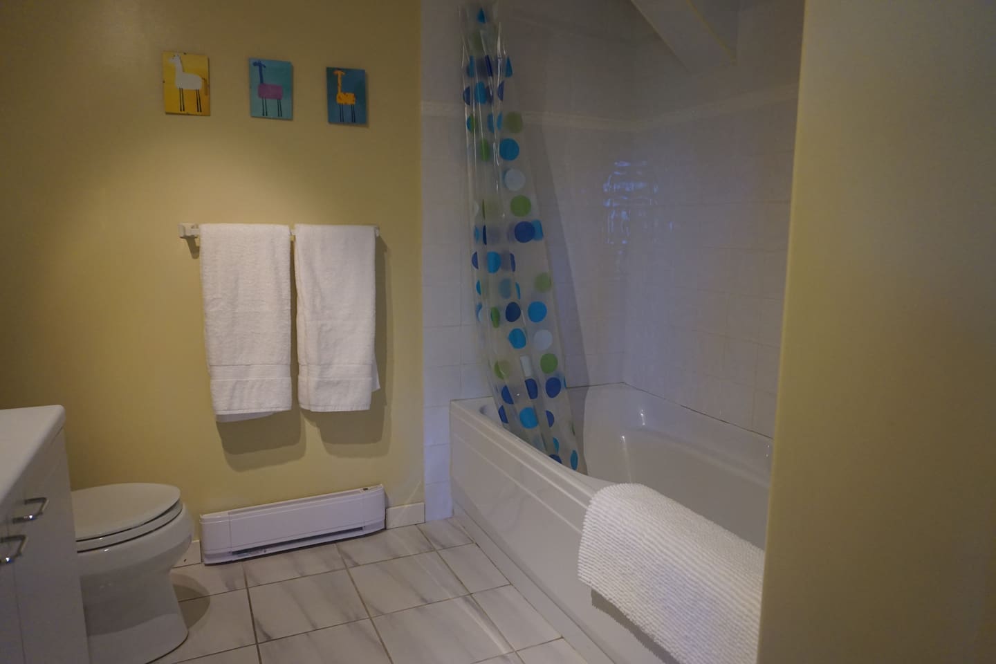 Garden Room full bathroom with 6 foot tub.