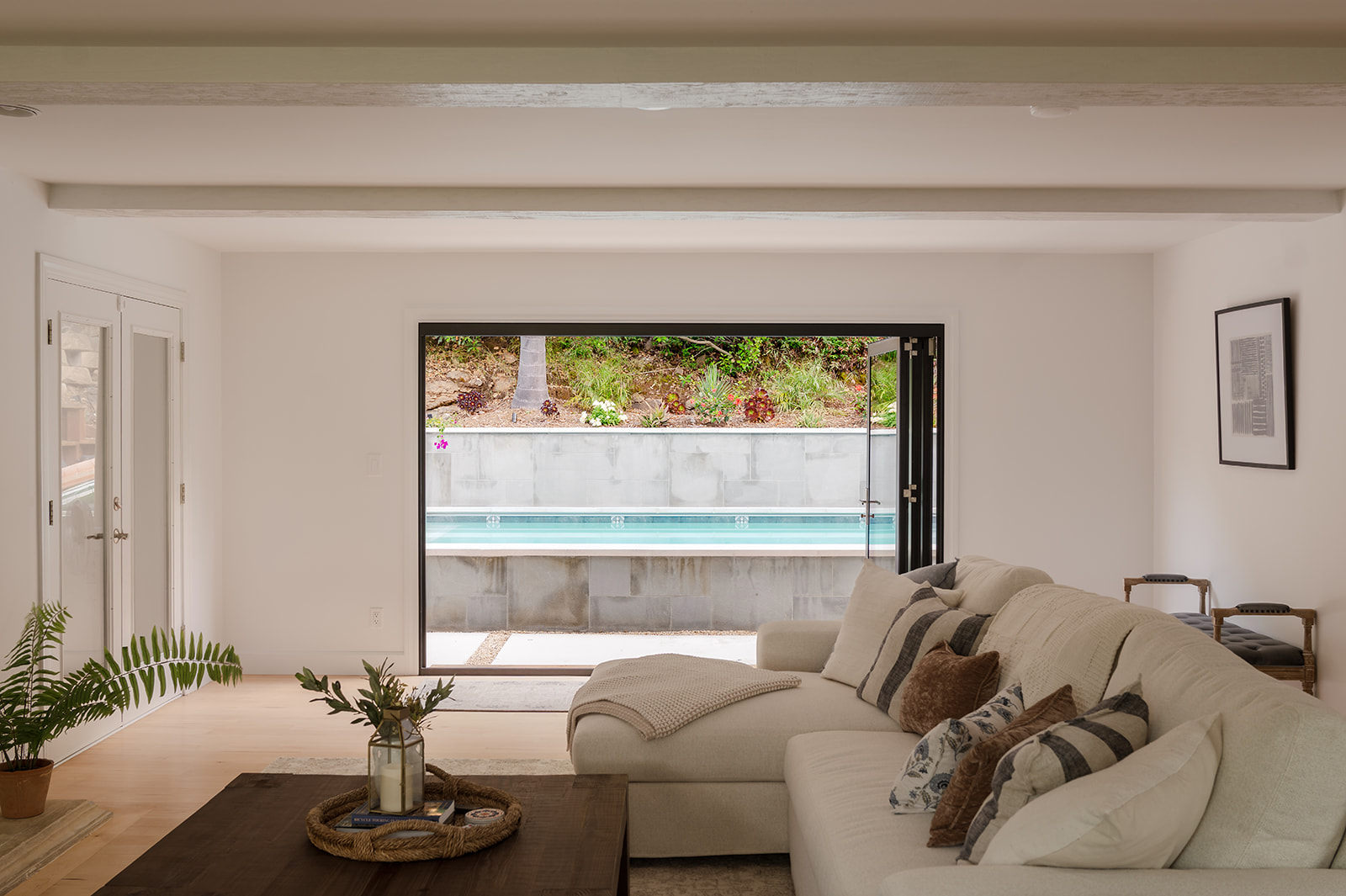 Comfortable Family Area w/Indoor-Outdoor Flow
