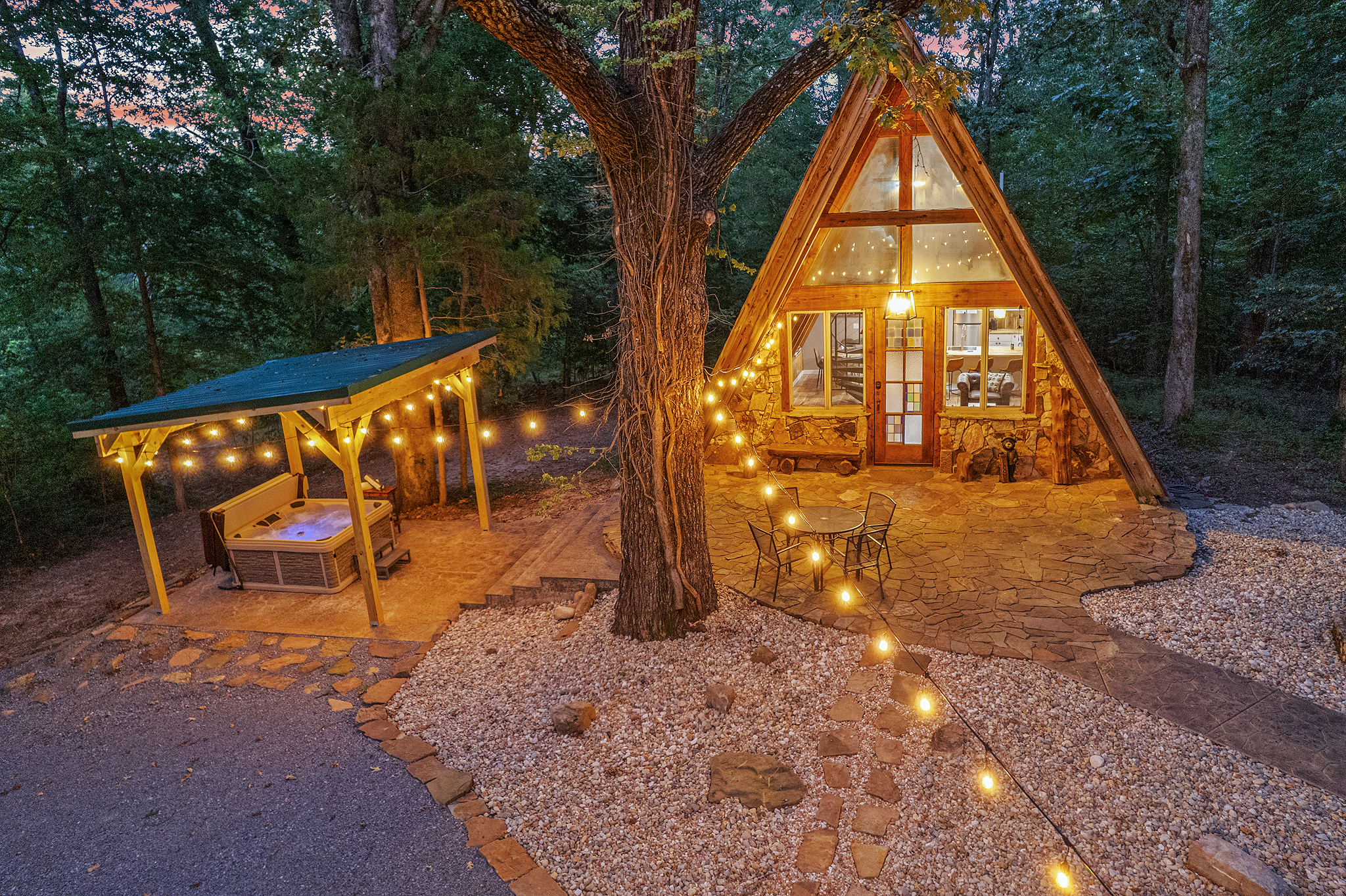 Twinkle lights + cozy cabin glow = nighttime fairytale vibes.