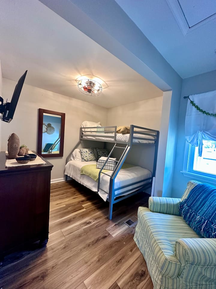 Bedroom with bunk bed