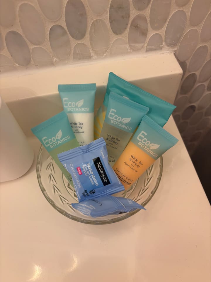 Soaps, shampoo, conditioner provided