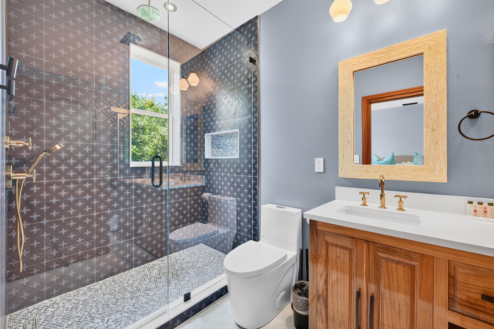 3rd Floor Bathroom 6, Ensuite | Rosewood Retreat | 2605 Palm Blvd, Isle of Palms, SC | IOP Escapes