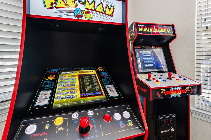 Classic Arcade Games!